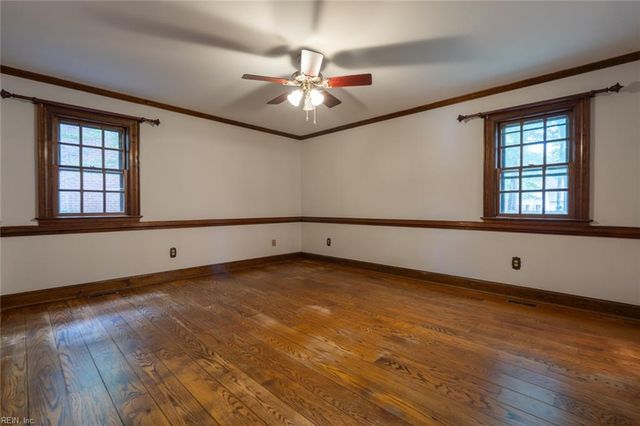 701 Pinecliffe DR, Chesapeake, VA 23322