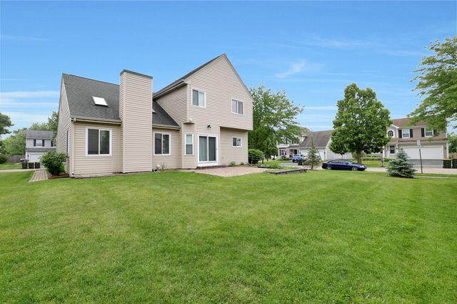 2691 Fairfax Lane, Lake In The Hills, IL 60156