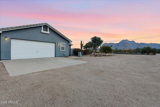 1534 N ACACIA Road, Apache Junction, AZ 85119