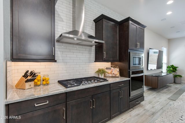 5126 E VILLAGE Drive, Scottsdale, AZ 85254