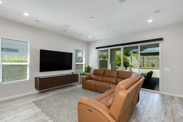 5126 E VILLAGE Drive, Scottsdale, AZ 85254