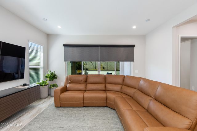 5126 E VILLAGE Drive, Scottsdale, AZ 85254