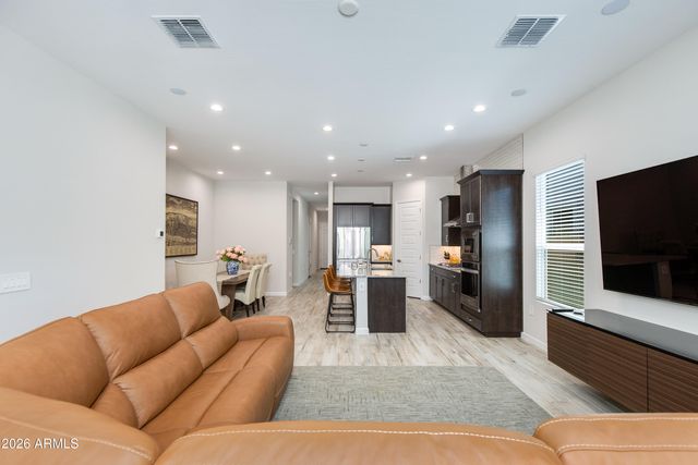 5126 E VILLAGE Drive, Scottsdale, AZ 85254