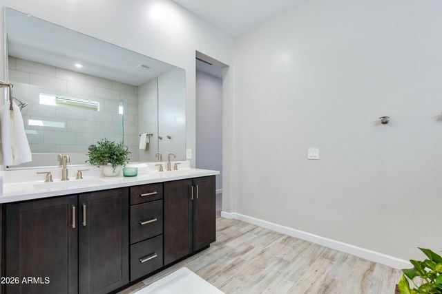 5126 E VILLAGE Drive, Scottsdale, AZ 85254