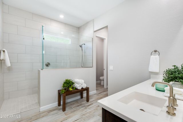 5126 E VILLAGE Drive, Scottsdale, AZ 85254