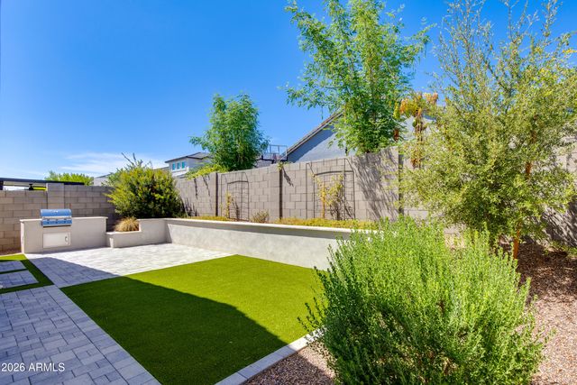 5126 E VILLAGE Drive, Scottsdale, AZ 85254