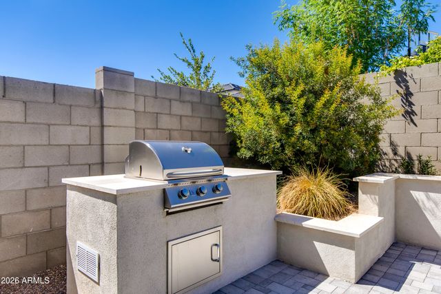 5126 E VILLAGE Drive, Scottsdale, AZ 85254