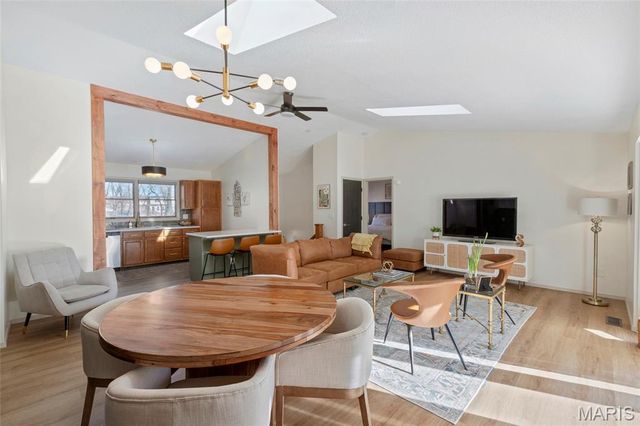 10 Oxford Drive, Washington, MO 63090