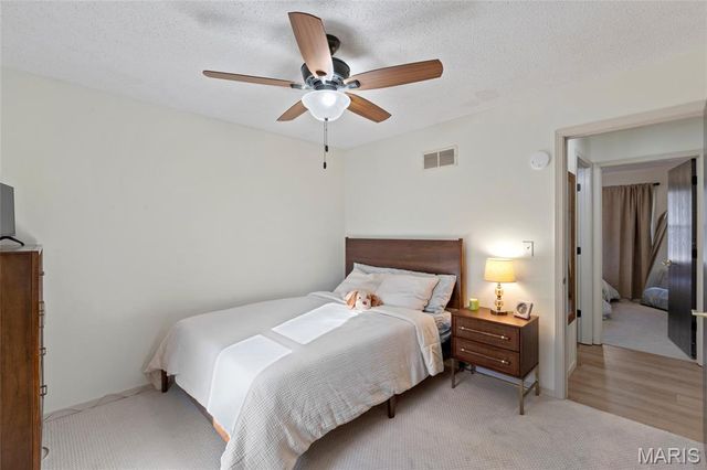 10 Oxford Drive, Washington, MO 63090