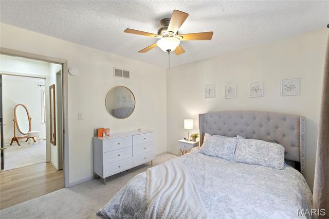 10 Oxford Drive, Washington, MO 63090