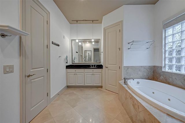 11207 St Laurent Lane, Houston, TX 77082