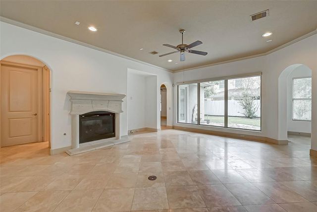 11207 St Laurent Lane, Houston, TX 77082