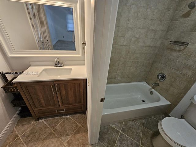 7749 SW 100th St 33, Miami, FL 33156