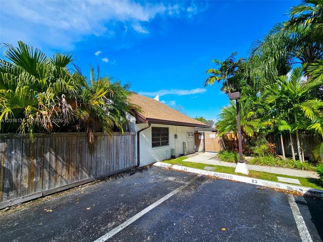 7749 SW 100th St 33, Miami, FL 33156
