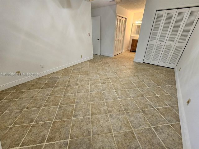 7749 SW 100th St 33, Miami, FL 33156