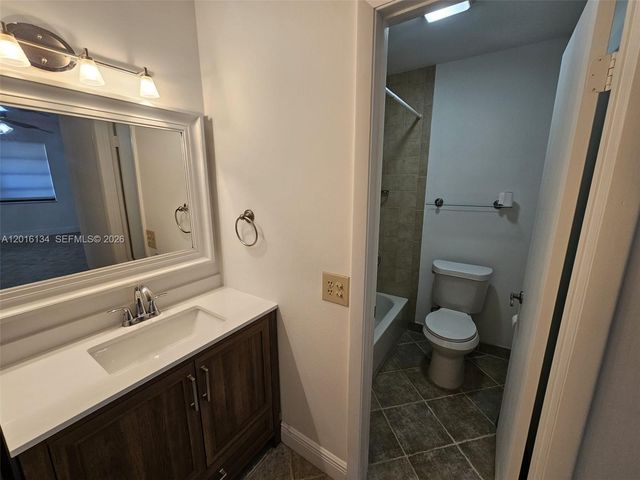 7749 SW 100th St 33, Miami, FL 33156