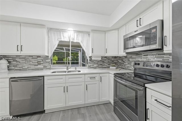 156 Marseille DR, Naples, FL 34112