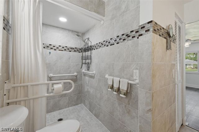 156 Marseille DR, Naples, FL 34112