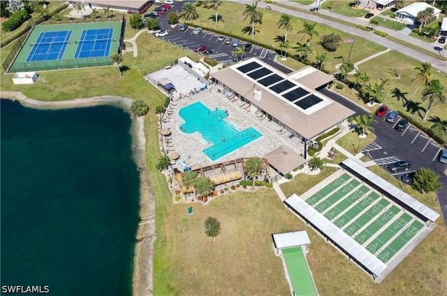 156 Marseille DR, Naples, FL 34112