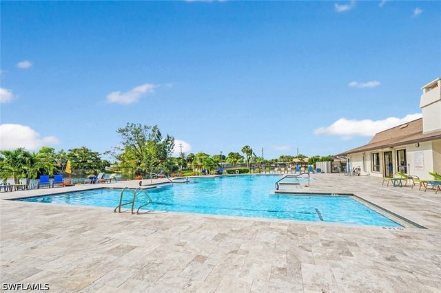 156 Marseille DR, Naples, FL 34112