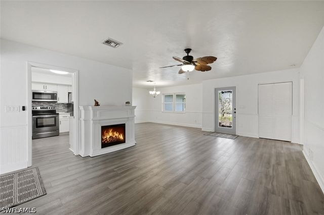 156 Marseille DR, Naples, FL 34112