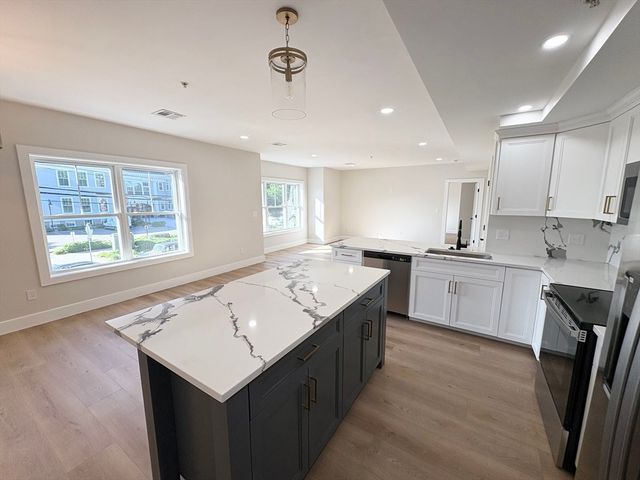 441 Washington St 203, Dedham, MA 02026