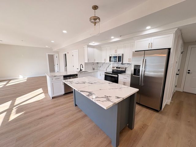 441 Washington St 203, Dedham, MA 02026