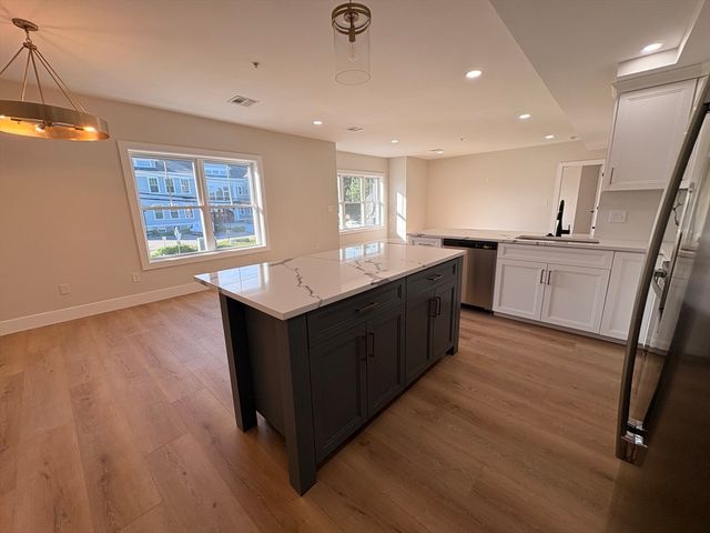 441 Washington St 203, Dedham, MA 02026