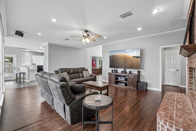 1252 Orchard Lane, Ennis, TX 75119