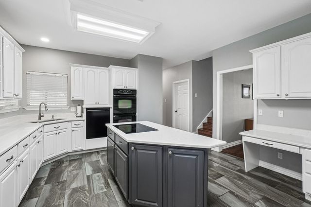 1252 Orchard Lane, Ennis, TX 75119