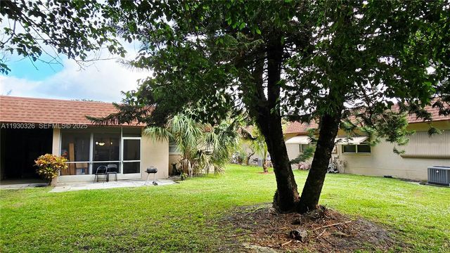 1910 Palmland Dr 2, Boynton Beach, FL 33436