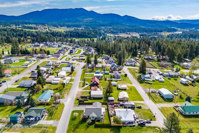 372 Glidden Ave, Priest River, ID 83856