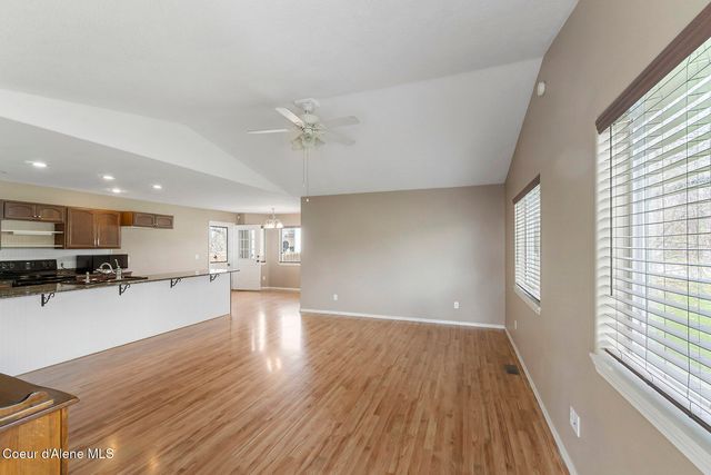 372 Glidden Ave, Priest River, ID 83856