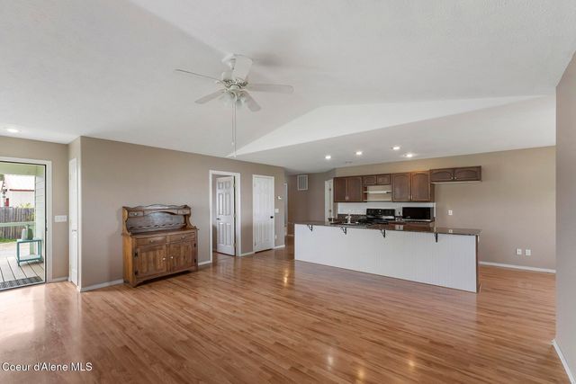 372 Glidden Ave, Priest River, ID 83856