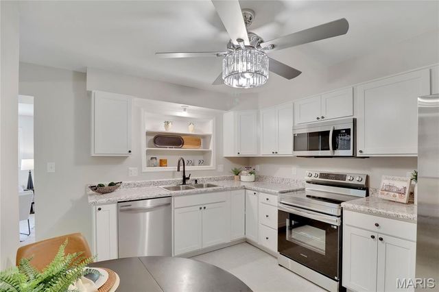 1592 Mendell Drive, University City, MO 63130
