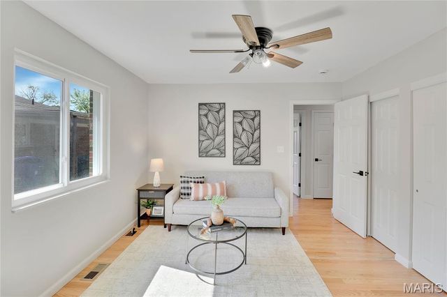 1592 Mendell Drive, University City, MO 63130