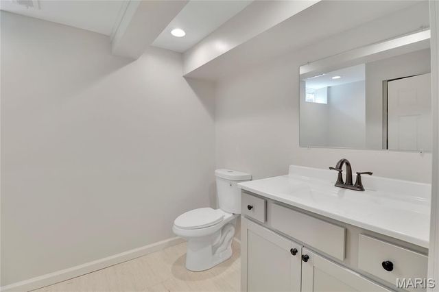 1592 Mendell Drive, University City, MO 63130