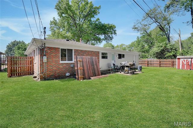 1592 Mendell Drive, University City, MO 63130