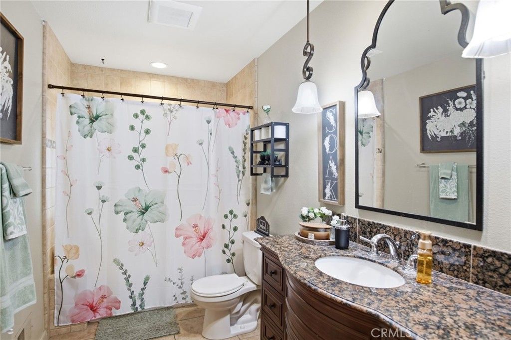 Image 15 of property listing at 1421 El Pueblo Drive, Modesto, CA 95355