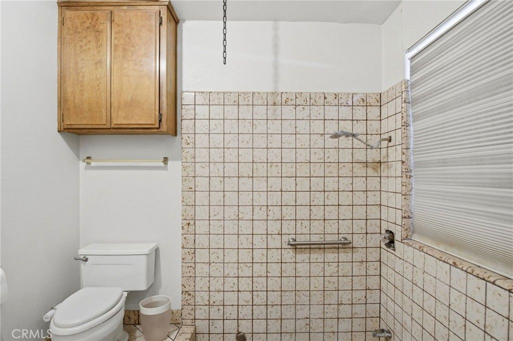 Image 17 of property listing at 1421 El Pueblo Drive, Modesto, CA 95355