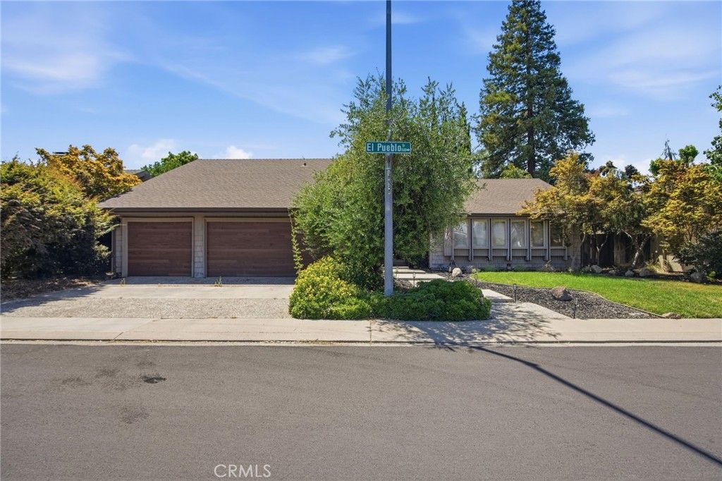 Image 2 of property listing at 1421 El Pueblo Drive, Modesto, CA 95355