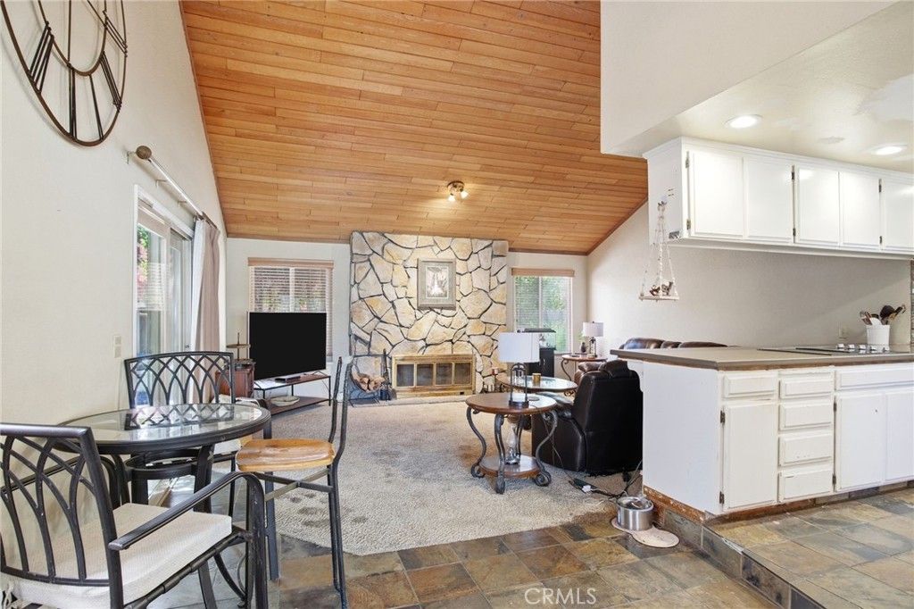 Image 5 of property listing at 1421 El Pueblo Drive, Modesto, CA 95355