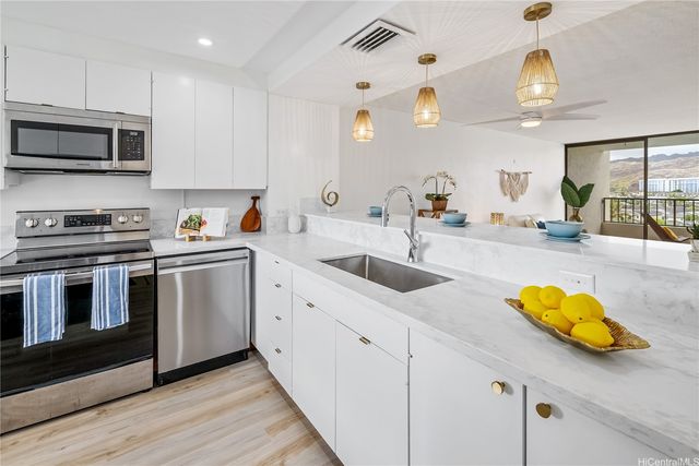 500 Lunalilo Home Road 16G, Honolulu, HI 96825