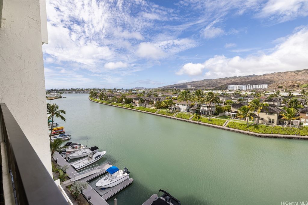 500 Lunalilo Home Road 16G, Honolulu, HI 96825