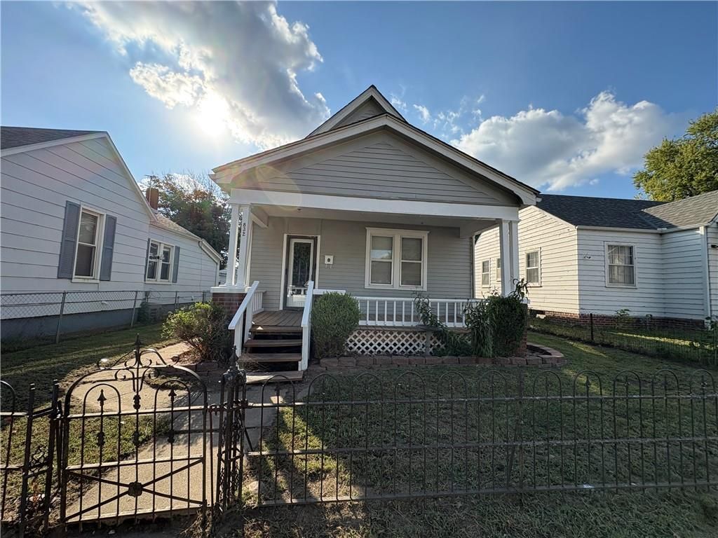 832 S 19th Street, St Joseph, MO 64507