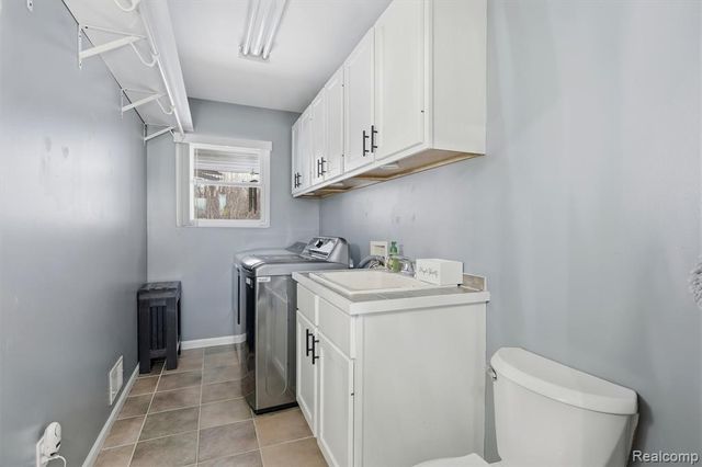 4216 Nicholson Road, Fowlerville, MI 48836