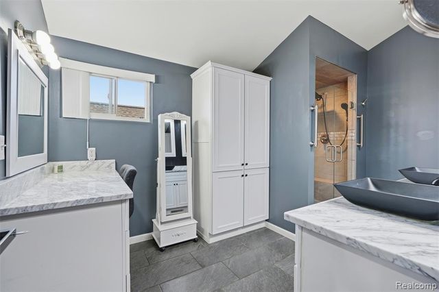 4216 Nicholson Road, Fowlerville, MI 48836