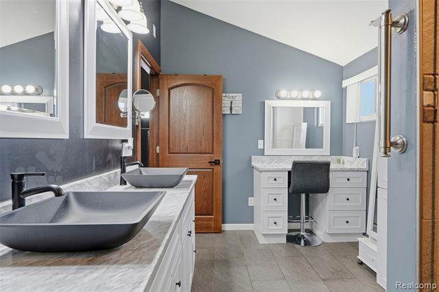 4216 Nicholson Road, Fowlerville, MI 48836