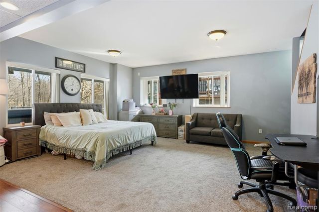 4216 Nicholson Road, Fowlerville, MI 48836