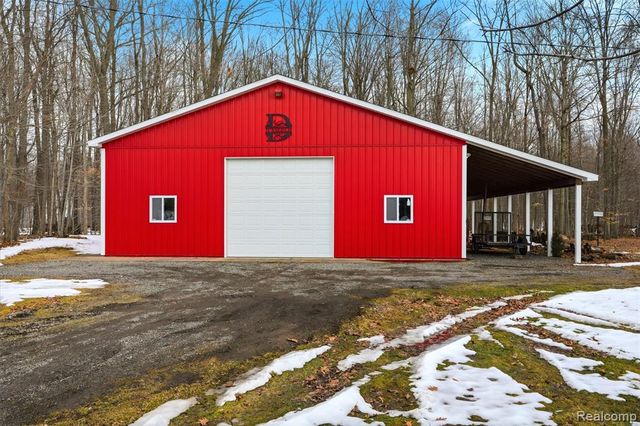 4216 Nicholson Road, Fowlerville, MI 48836